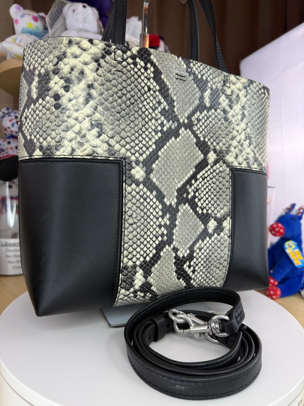 💥TORY BURCH - Block-T Mini Snake Embossed Tote - 45U398 - Picture 3 of 17